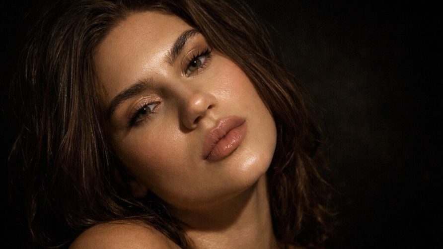 Chat Live with Reiri on LiveJasmin