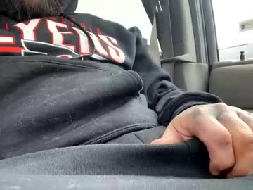 Chat Live with comegetme1126 on Chaturbate