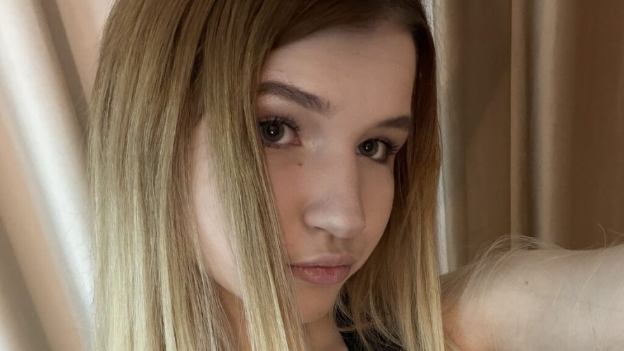 Chat Live with AraPosey on LiveJasmin