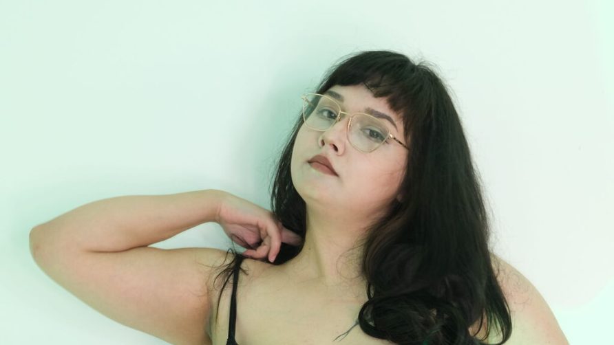 Chat Live with BrianaMayy on LiveJasmin