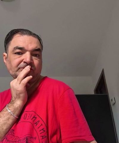 Chat Live with michele197747 on Cam4