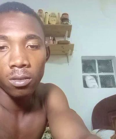 Chat Live with rolland7 on Cam4