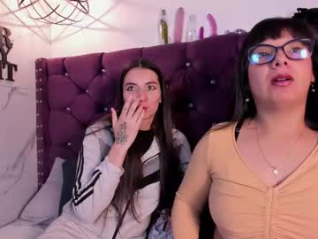 Chat Live with valkiria_and_dione on Chaturbate