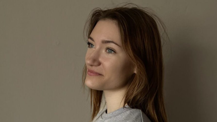 Chat Live with AnnMons on LiveJasmin