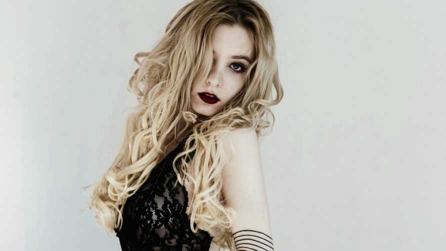 Chat Live with AngelikaMoebius on LiveJasmin