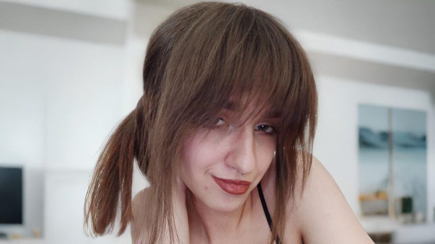 Chat Live with TanaDadds on LiveJasmin