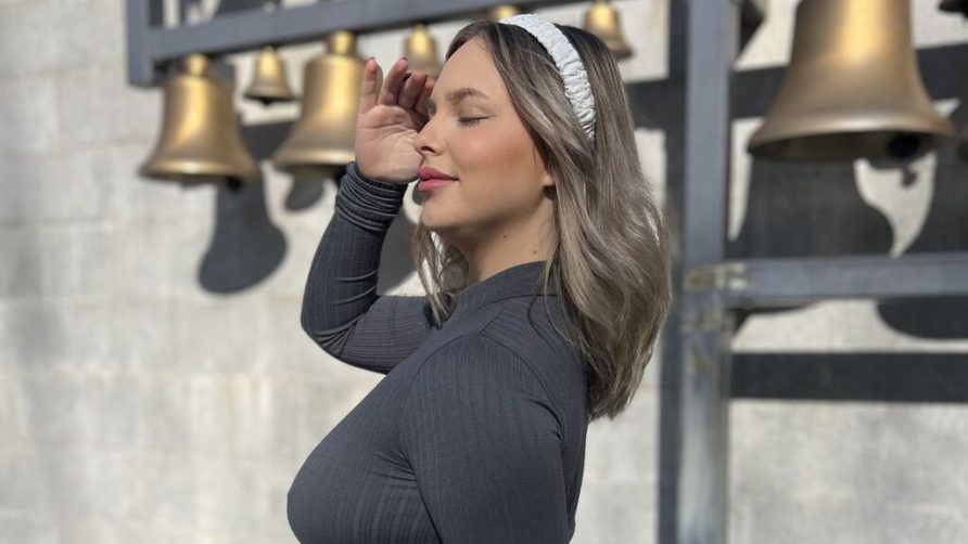 Chat Live with EllsaJeann on LiveJasmin