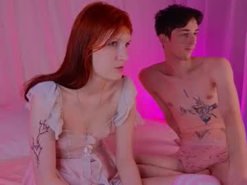 Chat Live with 11itt1efox on Chaturbate