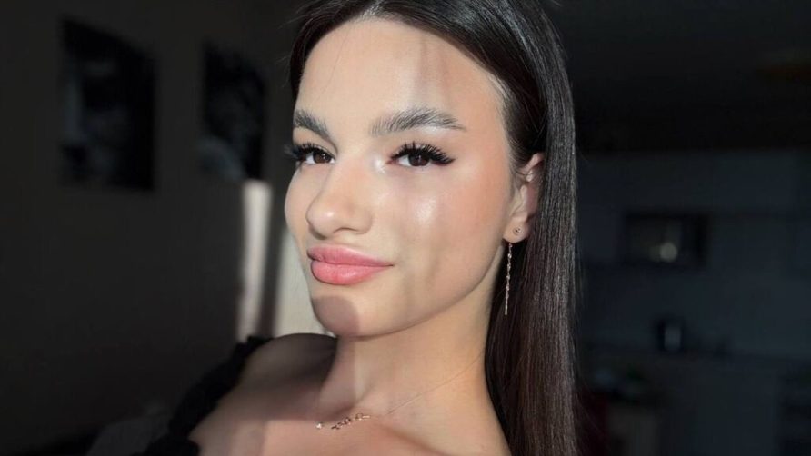 Chat Live with MeiRuehlen on LiveJasmin