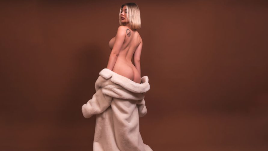 Chat Live with DaisyLin on LiveJasmin