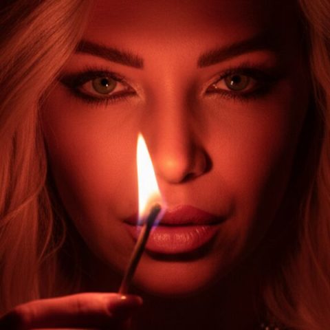 Chat Live with Anelise on LiveJasmin