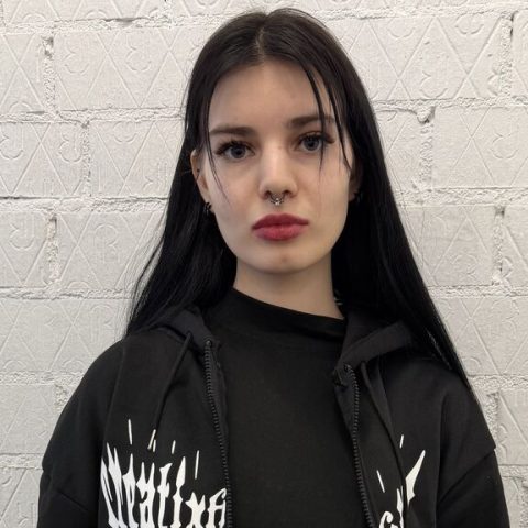 Chat Live with MaryettaBurgees on LiveJasmin