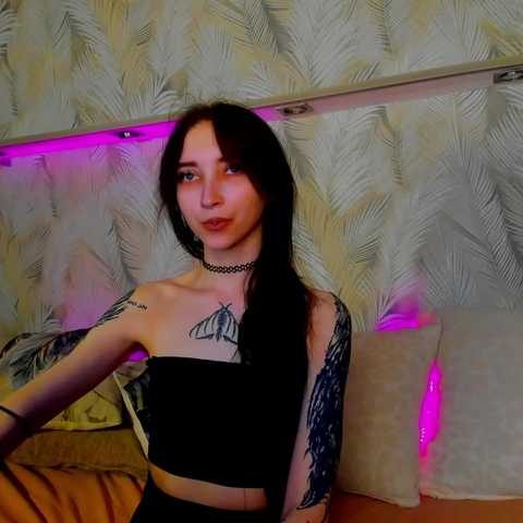 Chat Live with Ellen-Hops on BongaCams