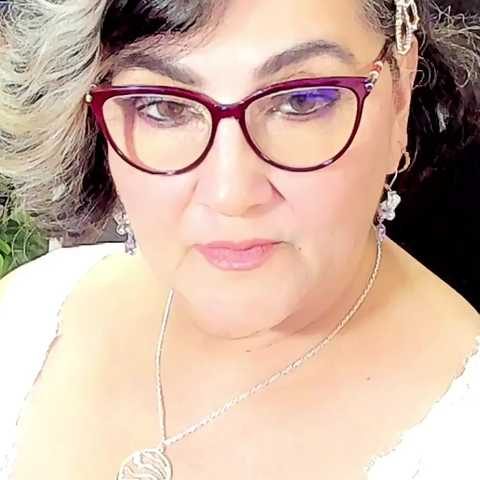 Chat Live with cataleya-mom on BongaCams