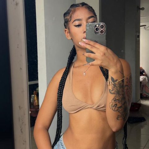 Chat Live with CarolineCartson on LiveJasmin