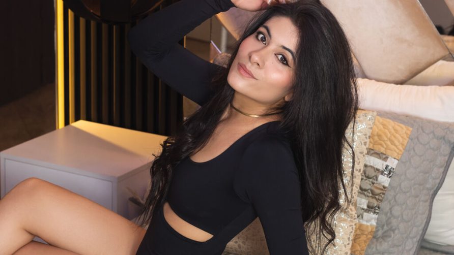 Chat Live with AshleyHall on LiveJasmin