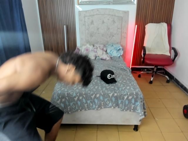 Chat Live with juan_mhata on Amateur.TV