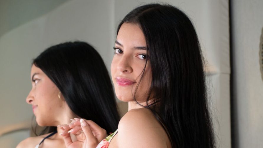 Chat Live with AlexaGiraud on LiveJasmin