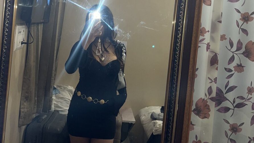 Chat Live with NehaSharmau on LiveJasmin