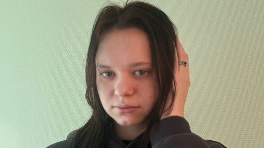 Chat Live with ElmiraSegala on LiveJasmin