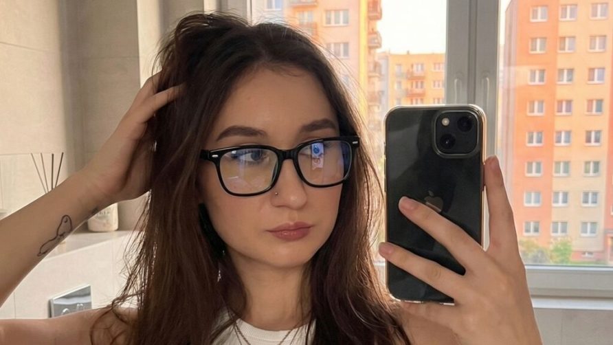 Chat Live with DenaGaters on LiveJasmin