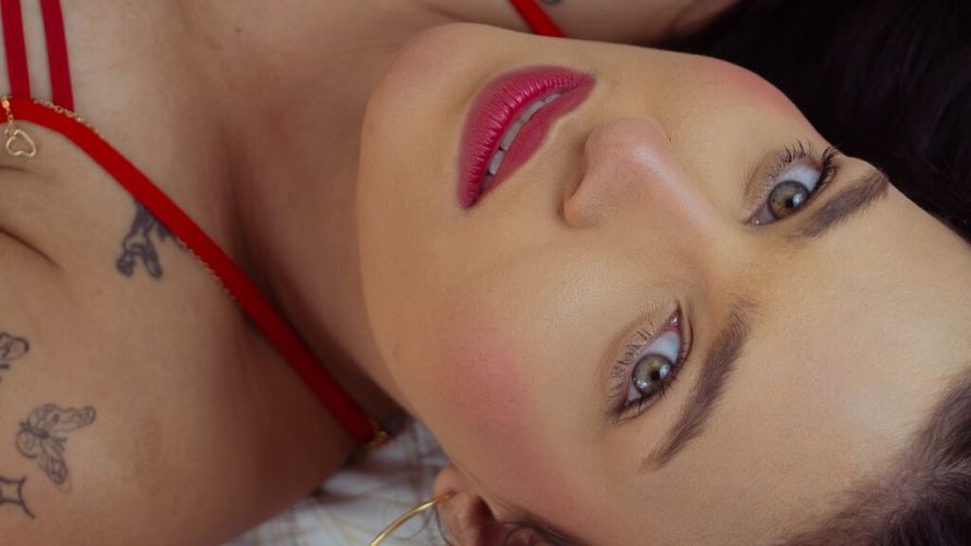 Chat Live with EmilyHoover on LiveJasmin