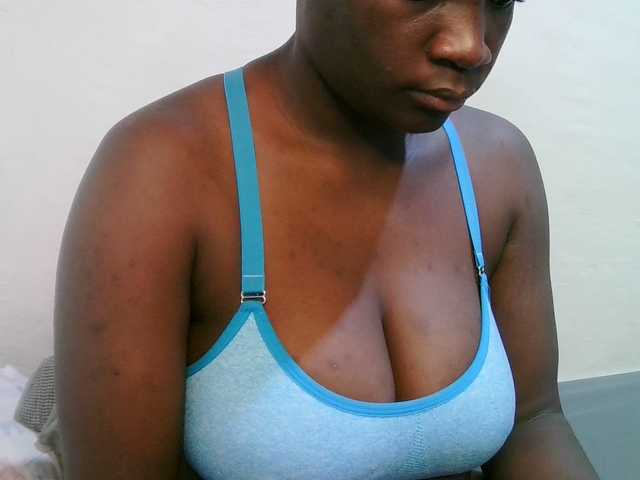 Chat Live with pretty-lioness on BongaCams