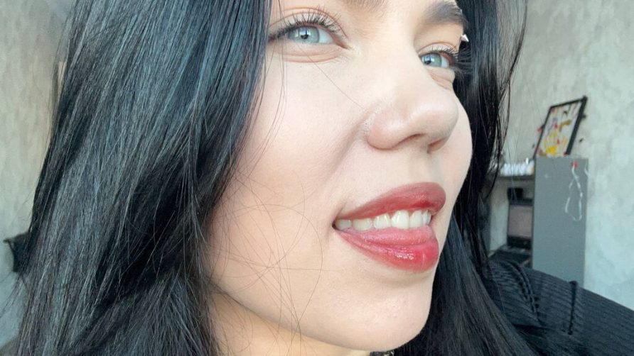 Chat Live with RoniRopes on LiveJasmin