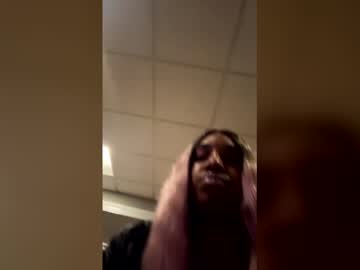 Chat Live with barbiegutzfan3 on Chaturbate