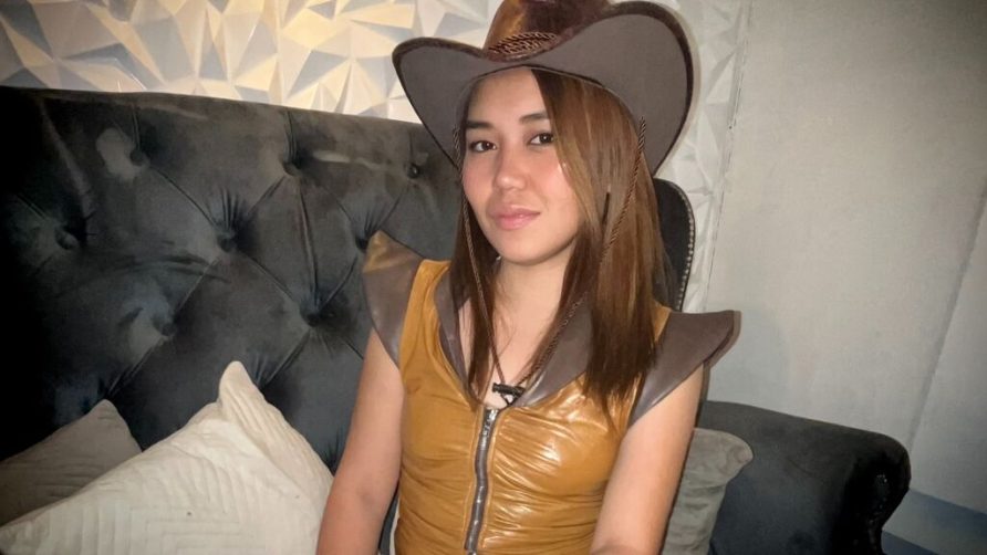 Chat Live with SiennaLatt on LiveJasmin