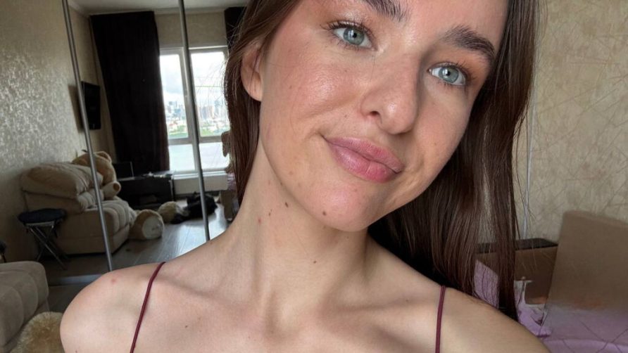 Chat Live with GingerWareham on LiveJasmin