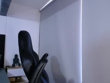 Chat Live with christianvalenzia on Chaturbate