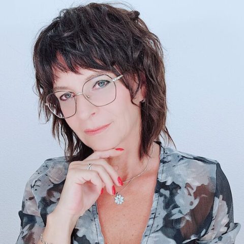 Chat Live with AngelaRossi on LiveJasmin