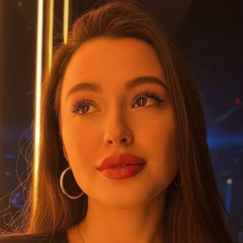 Chat Live with AriannaEmziah on LiveJasmin