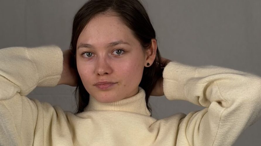 Chat Live with LoreenVicueroa on LiveJasmin