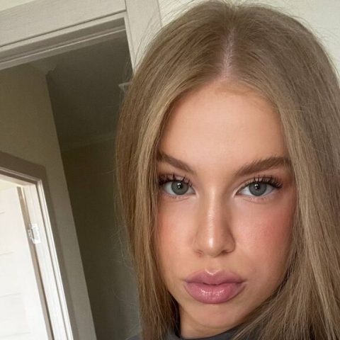 Chat Live with GinetteHartzheim on LiveJasmin