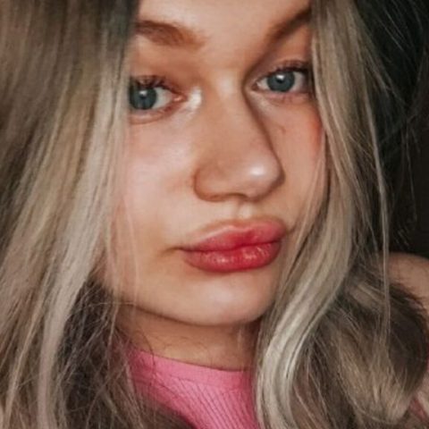 Chat Live with CirillaAkerman on LiveJasmin