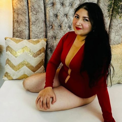 Chat Live with JasmineRounter on LiveJasmin