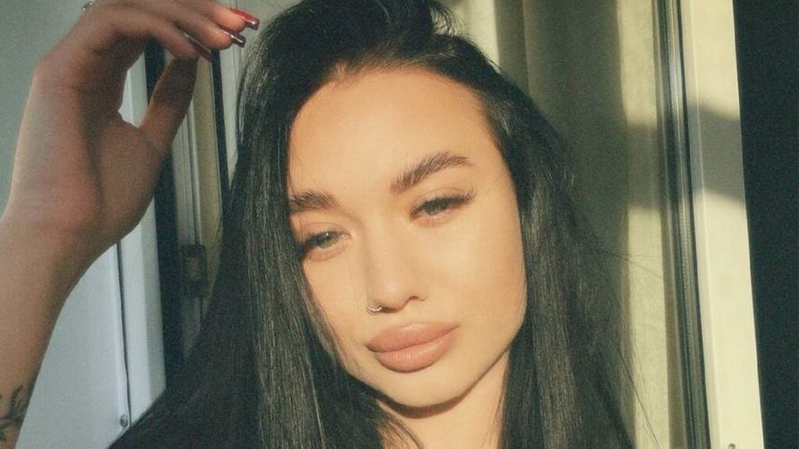 Chat Live with KimikoBardach on LiveJasmin