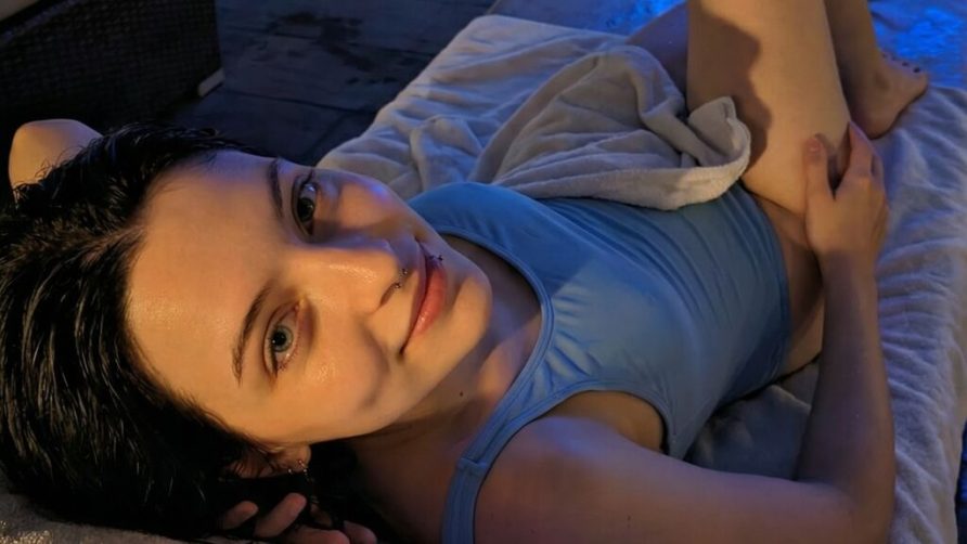 Chat Live with GennieMowery on LiveJasmin