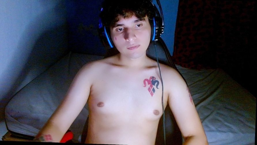 Chat Live with Charley_quinn0 on Amateur.TV