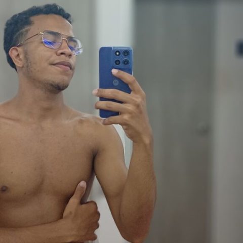 Chat Live with AstonVera on LiveJasmin