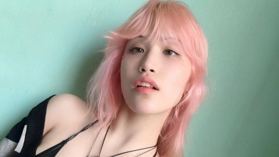 Chat Live with MikuLangly on LiveJasmin