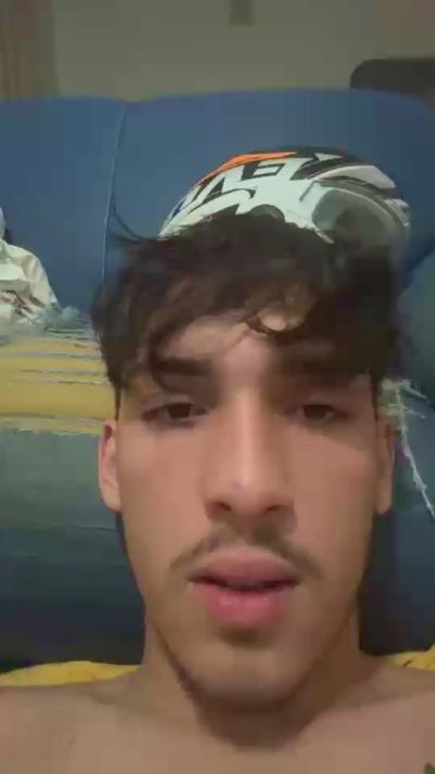 Chat Live with Dilofauro on Cam4