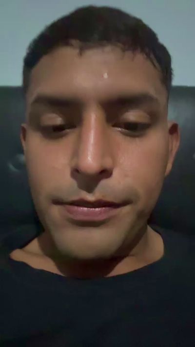 Chat Live with Peluch33 on Cam4