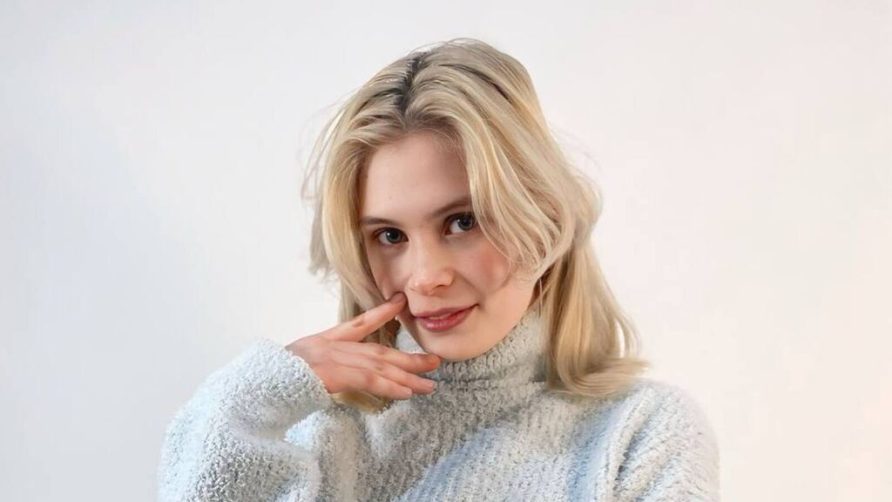 Chat Live with DionTarzia on LiveJasmin