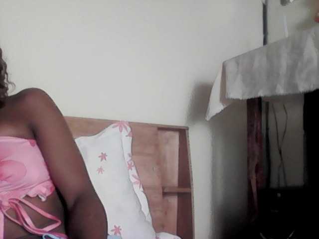 Chat Live with Madayana on BongaCams