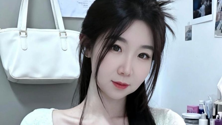 Chat Live with ClaraWhiter on LiveJasmin