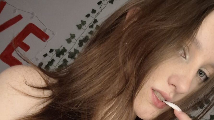 Chat Live with LinetteBuenger on LiveJasmin