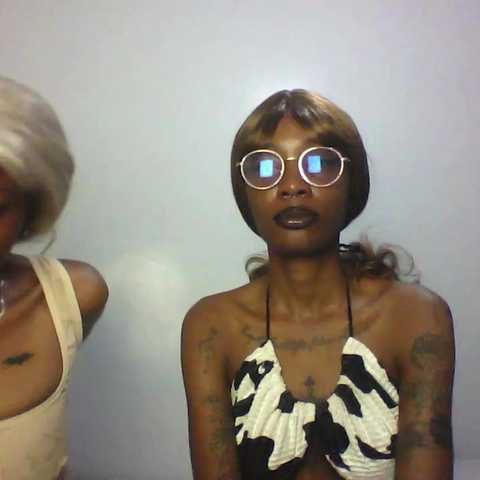 Chat Live with Maleena40 on BongaCams